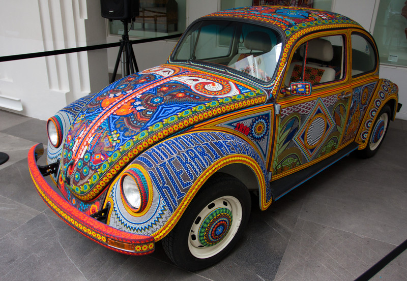 WV | At museo de artes popular