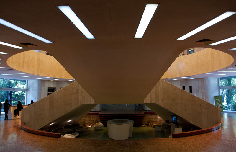 Stair | At museo de arte moderno