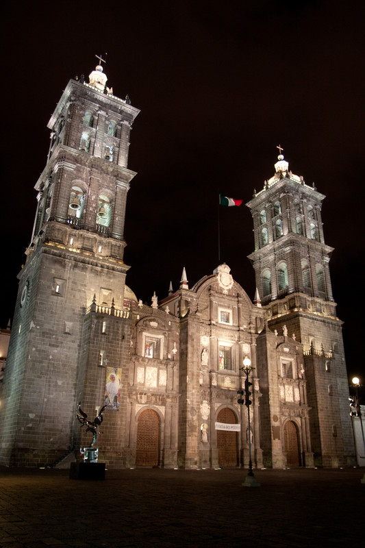 La Básilica Catedral | at night