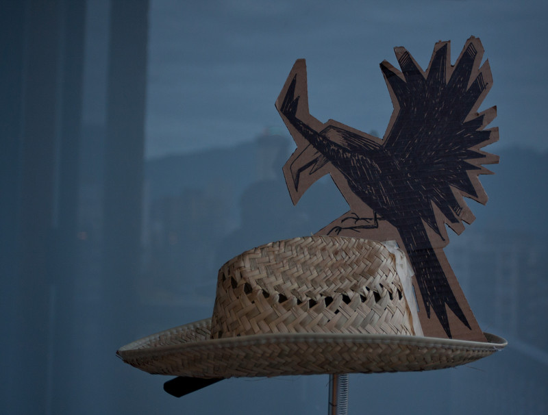 Halloween crow | markers on both sides of cardboard, part of halloween costume